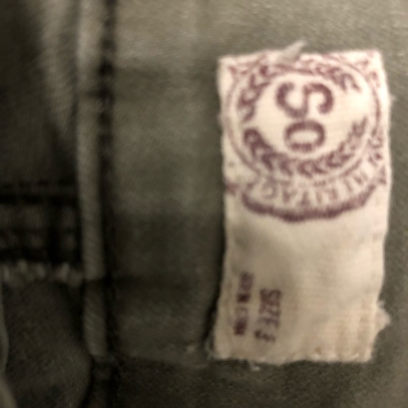 ๐SO brand double button Capri jean in olive ๐ - Picture 7 of 8